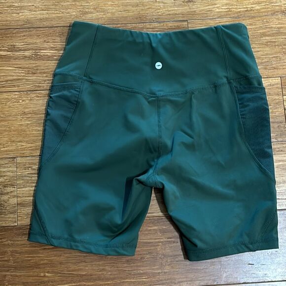 NWOT Avia Women’s Forest Green High-Waisted Performance Bike Shorts – Size M - Picture 5 of 5